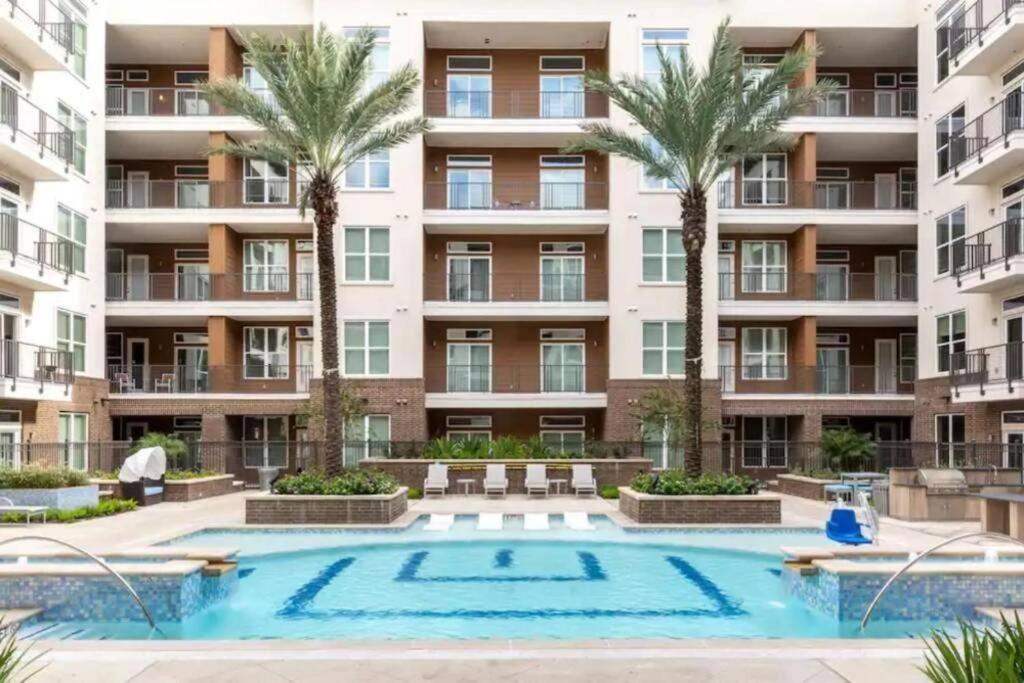 Sodo City Gem: Rooftop Skyline Pool Parking Wi-Fi Houston Exterior photo