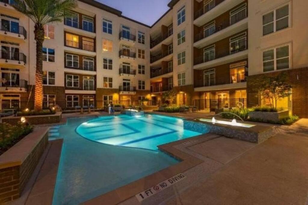 Sodo City Gem: Rooftop Skyline Pool Parking Wi-Fi Houston Exterior photo
